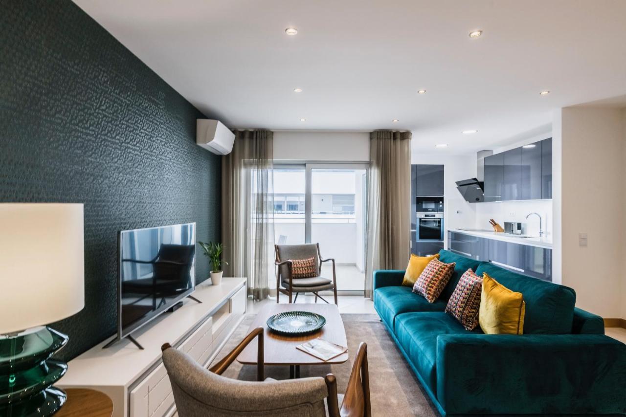 Coolhouses Lagos, 2 Bed Stylish City Flat, Rooftop Shared Pool, Clayheart Luaran gambar