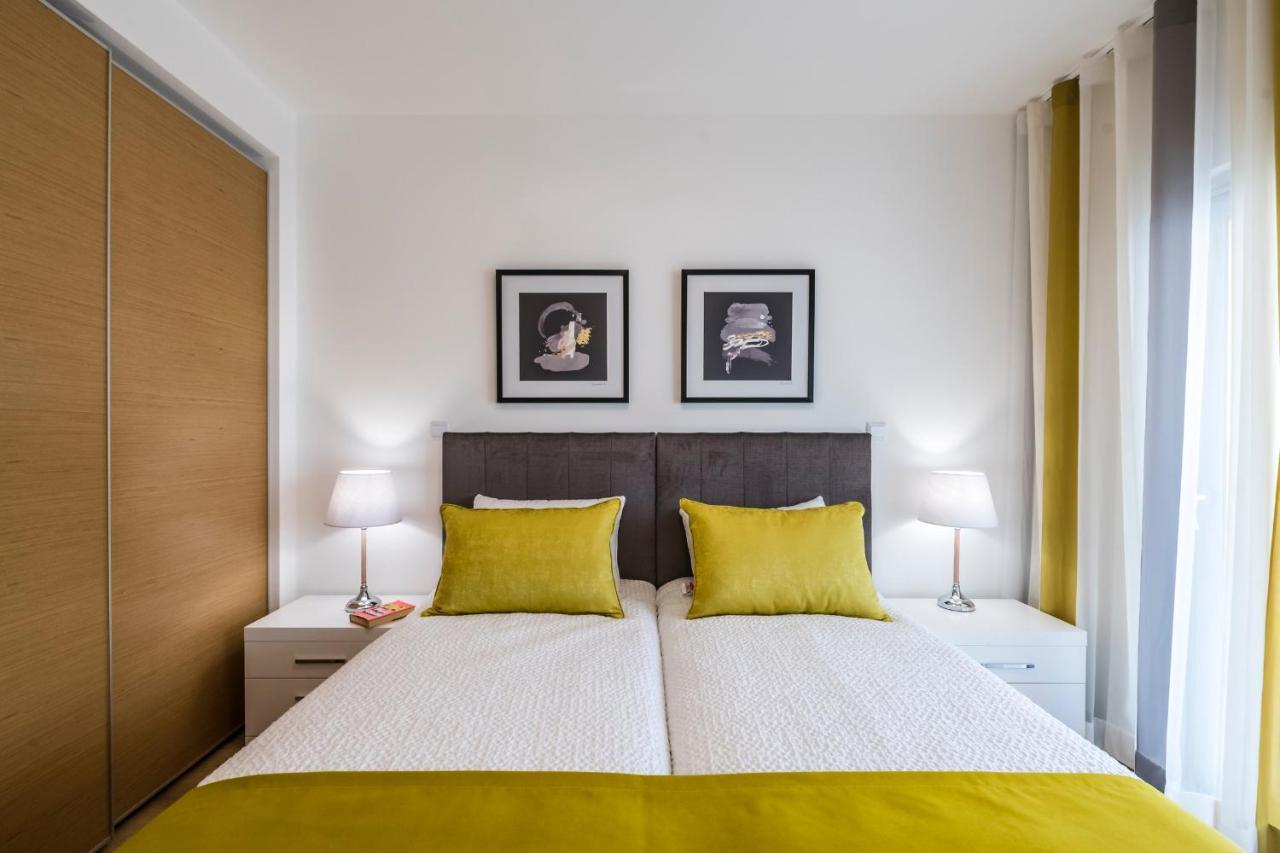 Coolhouses Lagos, 2 Bed Stylish City Flat, Rooftop Shared Pool, Clayheart Luaran gambar