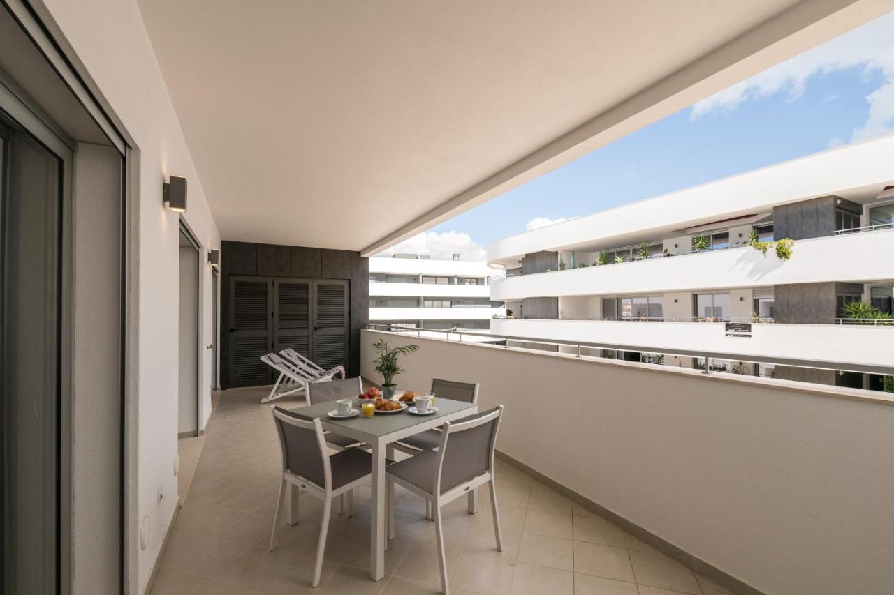 Coolhouses Lagos, 2 Bed Stylish City Flat, Rooftop Shared Pool, Clayheart Luaran gambar