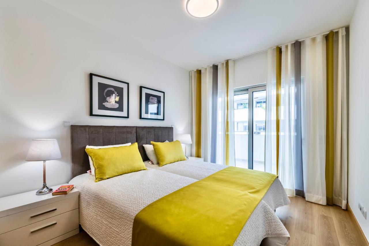 Coolhouses Lagos, 2 Bed Stylish City Flat, Rooftop Shared Pool, Clayheart Luaran gambar